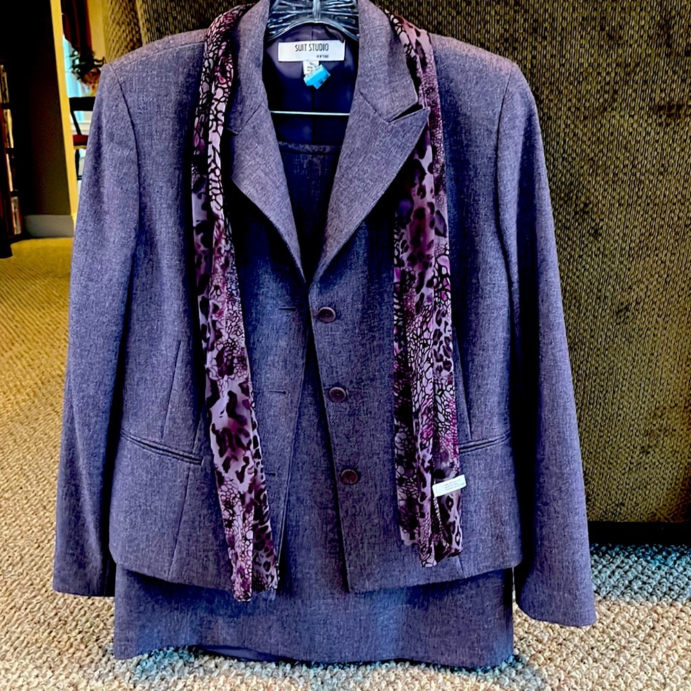 Suit Studio Size 10 Women’s Suit